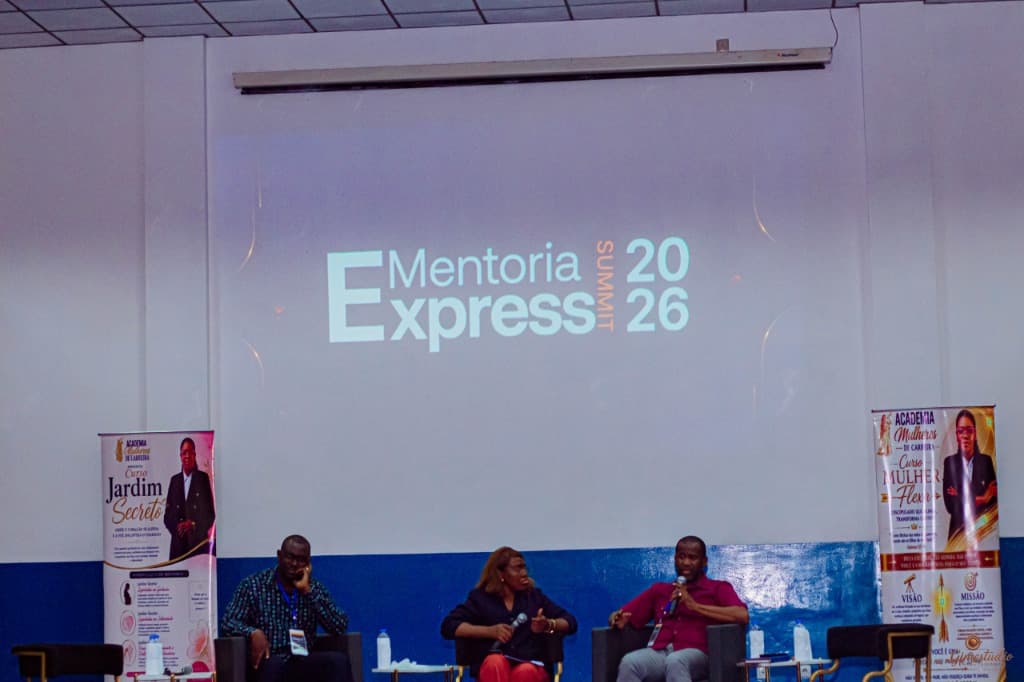 Mentoria Express Summit 2026 — Projeção oficial e palco principal