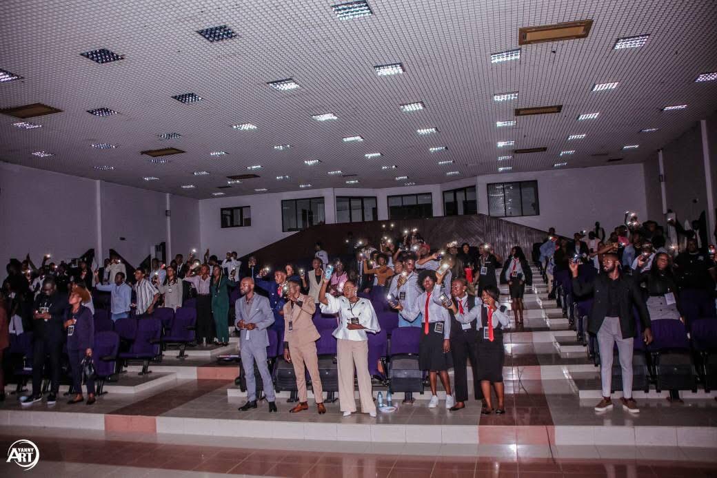 Plenária e conferência da Motiva Angola